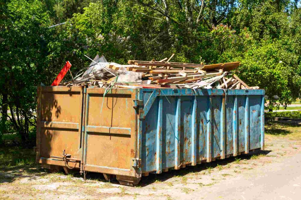 alter Misch Schutt Container