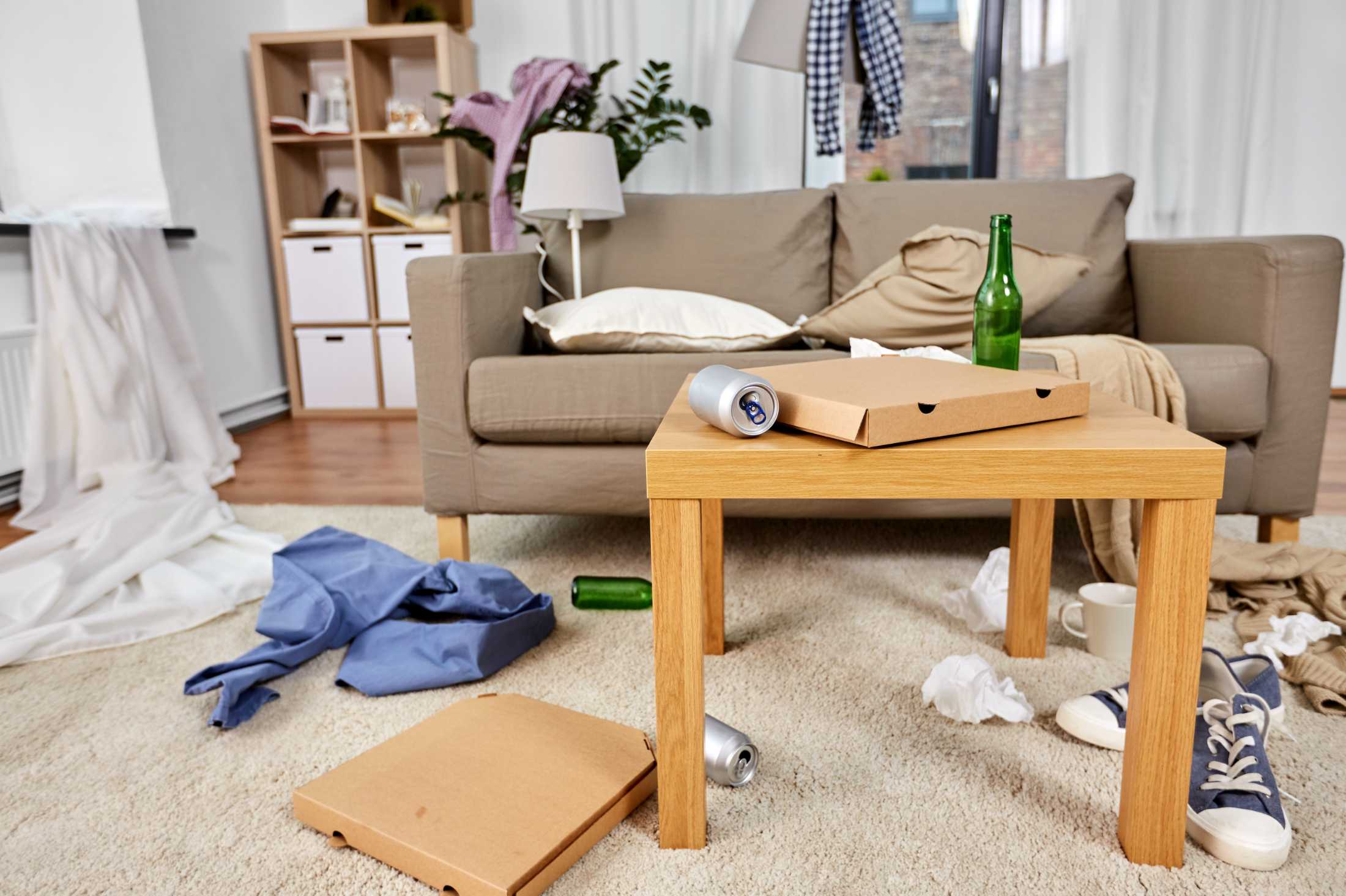 Wohnzimmer unaufgeräumt
